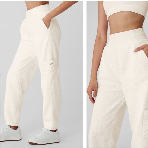ALO Yoga Pants - ALO Yoga Micro Sherpa High-Waist Ivory Solstice Sweatpants Women's Medium